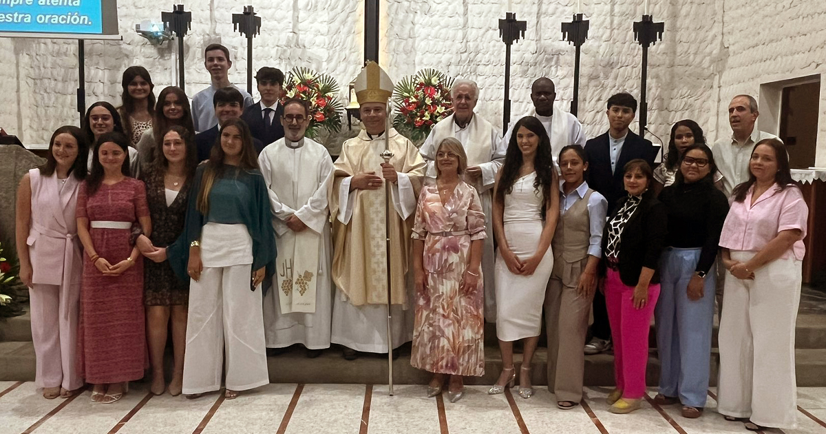 ECOS DE LA VISITA DEL SEÑOR OBISPO Y LAS CONFIRMACIONES