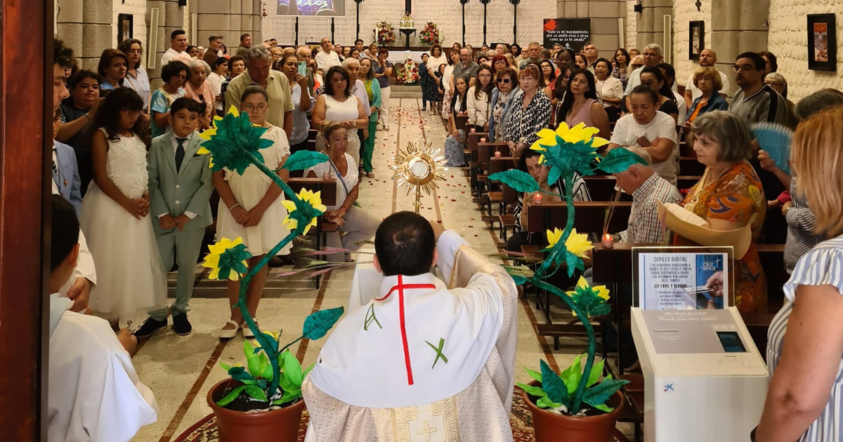 Así celebramos el Corpus Christi en nuestra parroquia y en la capital
